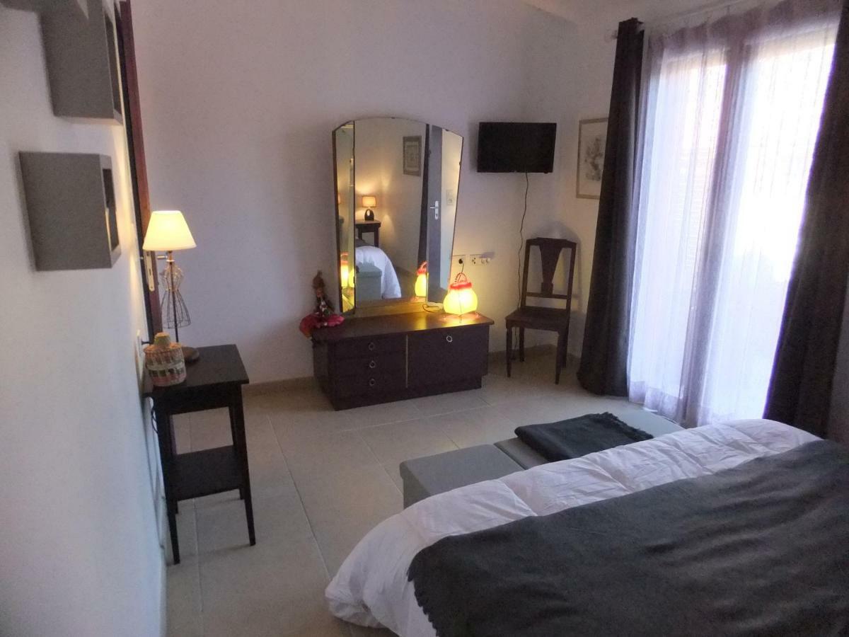 Gite Les Esparrus Villecroze Ngoại thất bức ảnh